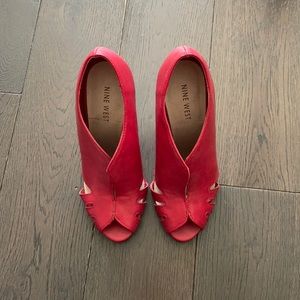 Nine West Peep toe high heel pumps